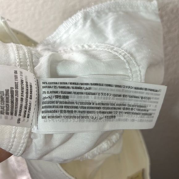 Hollister White Cuff Fringe Midi 4" Inseam Shorts Women's Size 1/25W - Picture 4 of 5